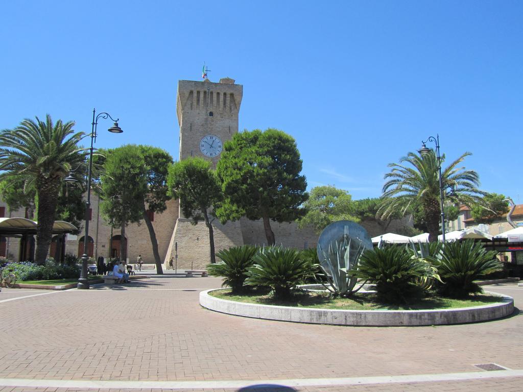 L' Angolo Sul Mare Lägenhet Porto Recanati Rum bild